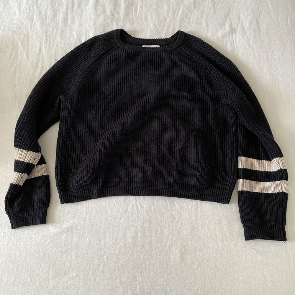 Velvet by Graham & Spencer navy blue sweater